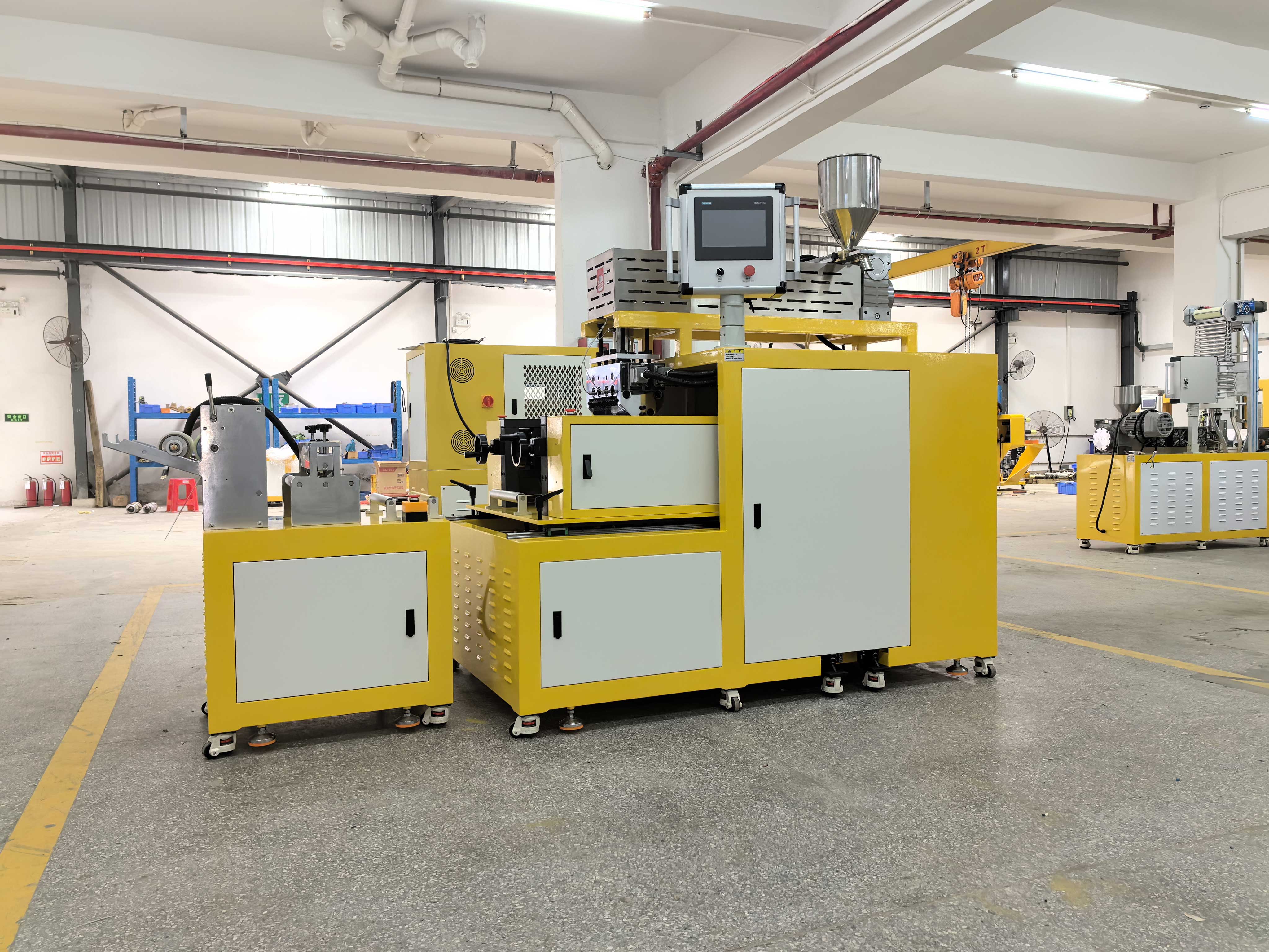 ZS-432-3三層共擠流延機